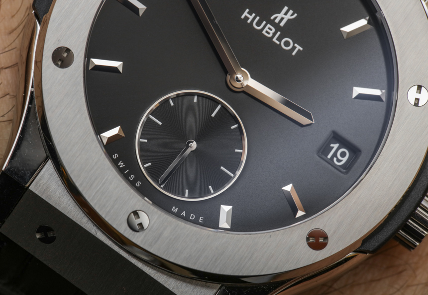 Hublot-Classic-Fusion-Power-Reserve-Titanium-11
