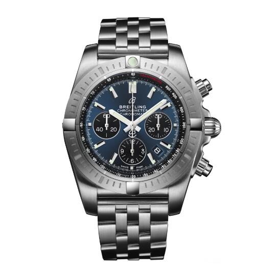 The steel bracelet fit the blue dial Breitling ensures the reliability and robustness of the watch.