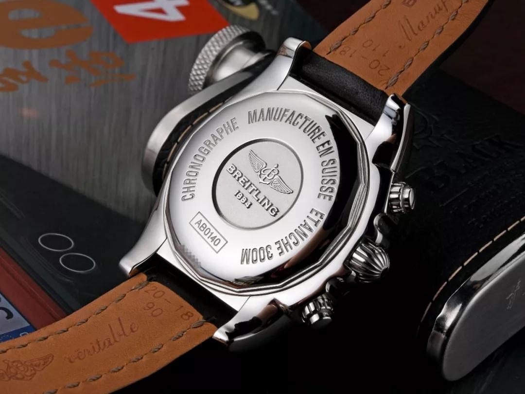 The great ability of water resistance has been ensured by the solid stainless steel caseback.