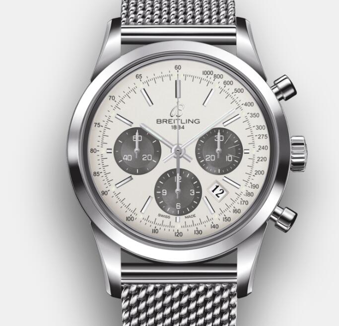 The understated and pure design revives the design of 1950s and 1960s chronographs.
