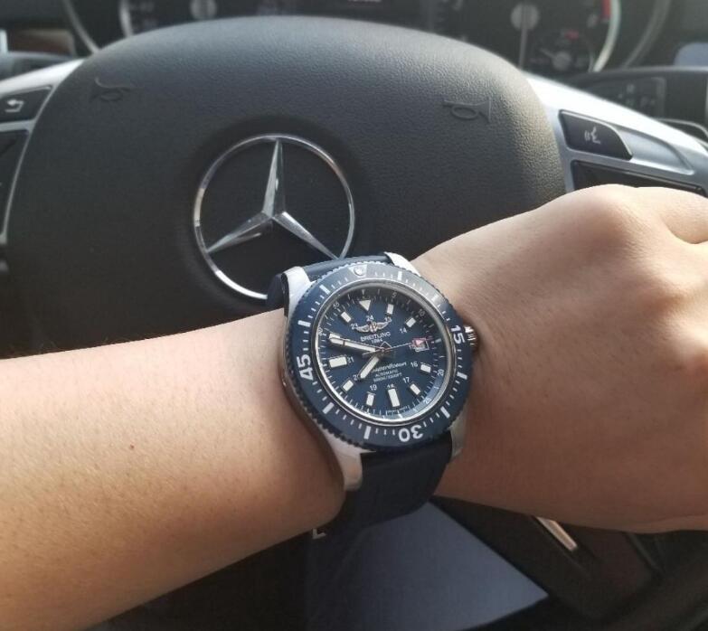 Swiss imitation watches online are refreshing in blue.