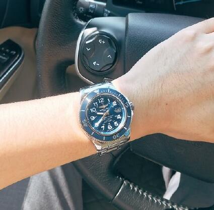 Cool knock-off watches forever are perfect for men.