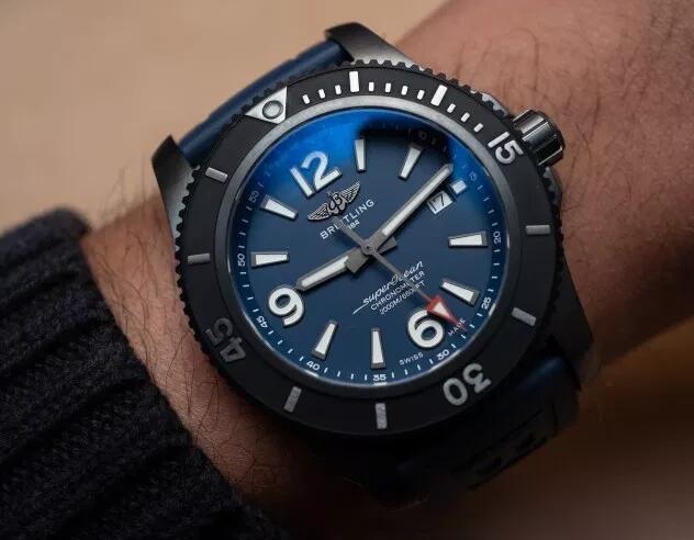 Knock-off watches for sale show concise dial layout.